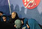 حضور فریده سپاهمنصور بازیگر پیشکسوت در میدان ولی عصر (عج) تهران + فیلم