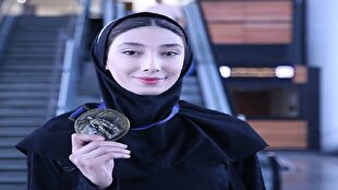 مبینا نعمت زاده: یک وجب از خاک ایران را به هیچکس نخواهم داد