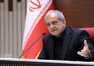 پزشکیان: کادر درمان، ستارههای درخشان جنگ بودند