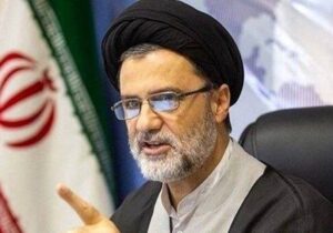 نبویان: محاصره دریایی ایران یک شوخی است