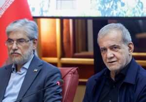 پزشکیان: افتخارات کشور مرهون دانشمندان است