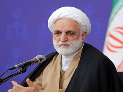 ایران اسلامی در نبرد با آمریکا سر سوزنی از خواستههای خود کوتاه نخواهد آمد