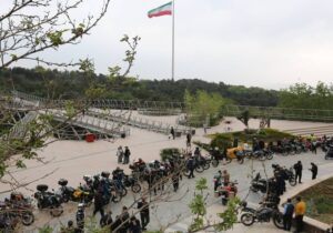 رالی موتورسواران زن و مرد در حمایت از «پویش جان فدا برای ایران»