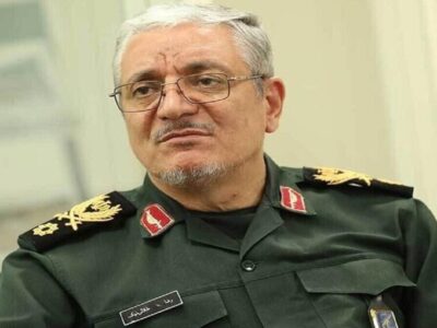 سخنگوی وزارت دفاع: باید در همه میادین با قدرت دشمن را به تسلیم برسانیم