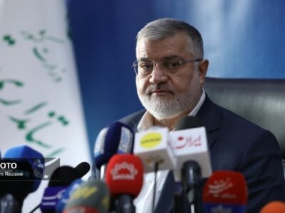 در ایران ما تندرو و میانه رو وجود ندارد/همه ما ایرانی و انقلابی هستیم