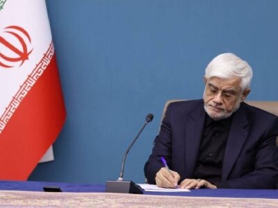 عارف: معلم، فرمانده میدان «امیدآفرینی» در جنگ تحمیلی سوم است