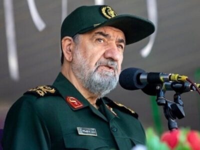 محسن رضایی: آمریکا منتظر گورستانی از ناوها و نیروهایش باشد