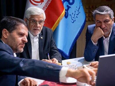 عارف: صنایع آسیبدیده با بهروزترین فناوریها بازسازی میشود