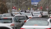 ترافیک در محور‌های چالوس و هراز و فیروزکوه سنگین است