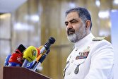 دریادار ایرانی: زیردریاییهای ایران در آبهای تنگه هرمز دست به ماشه هستند