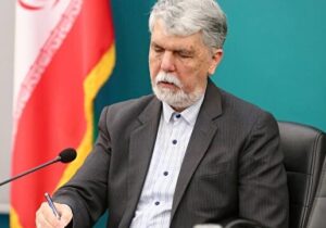 زبان فارسی از مهمترین ستون‌های ماندگاری صدای مستقل ایران در جهان است