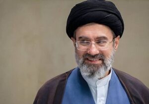رهبر معظم انقلاب: زبان فارسی از بزرگترین ظرفیتها برای ترویج فرهنگ و تمدن غنی ایران است
