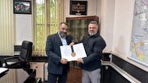اهدای نشان ملی فدراسیون بدنسازی به جانشین رئیس سازمان وظیفه عمومی فراجا