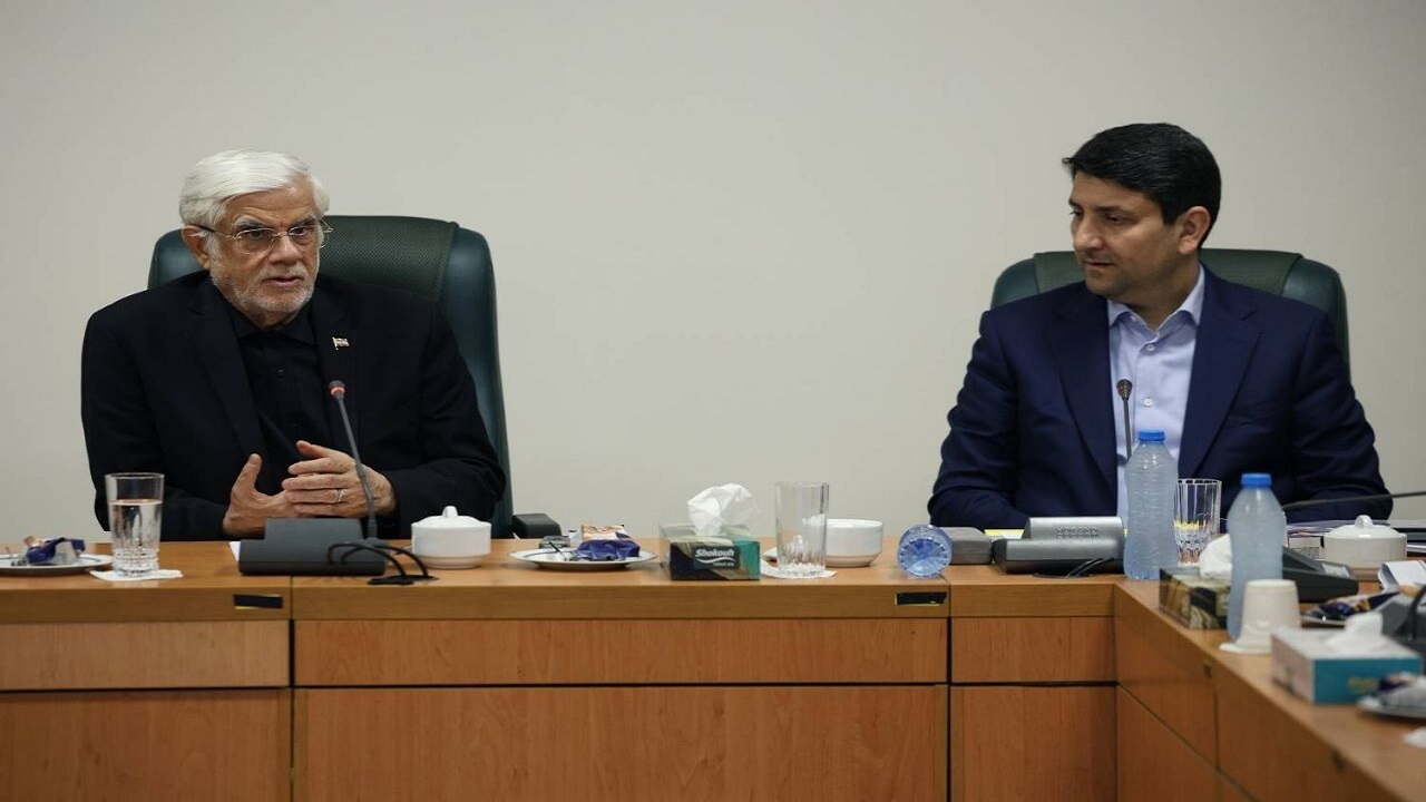 عارف: موانع مقرراتی اقتصاد دیجیتال باید برطرف شود