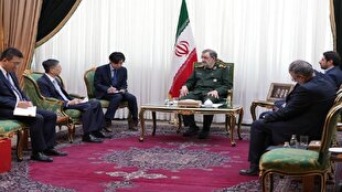 محسن رضایی: آمریکا جنگ را تمام کند و پولهای مسدودی ایران را بپردازد